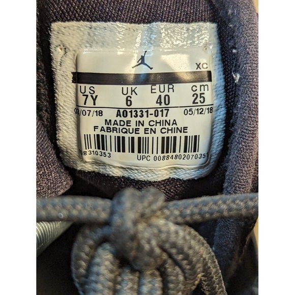 Jordan Fadeaway Black/White/Gold Boy's Basketball Sneakers Size 7  AO1331-017 - Picture 9 of 9